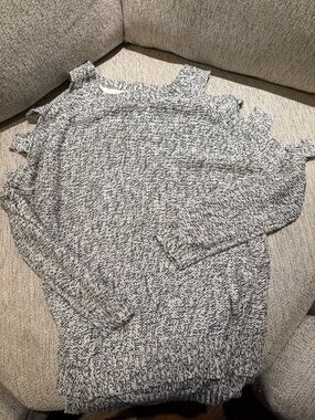 Cold-Shoulder Marled Knit Sweater - Gray